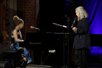 Poetica "Was alles hat Platz in einem Gedicht?" - Lesungen, Gespräche und Musik mit Kurator Michael Krüger und den Autor:innen Lebogang Mashile (Südafrika), Yoko Tawada und Aki Takase (Klavier) in der Kulturkirche Köln (&copy; Thomas Brill)